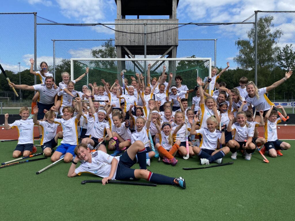 Hierbij een team gefotografeerd door een fotograaf van hockeyconnect