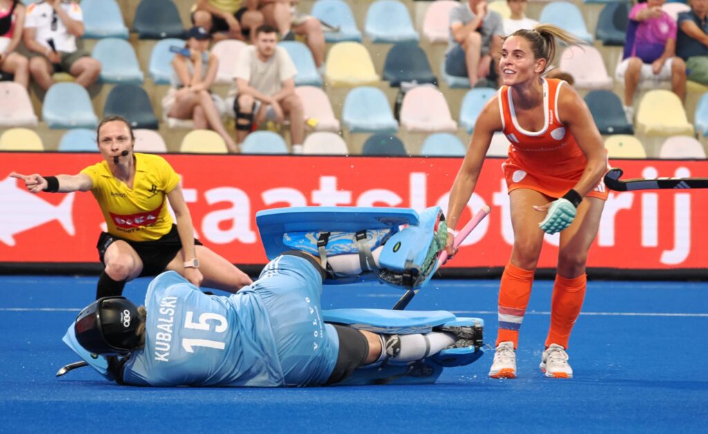 Pien Sanders scoorde tot nu toe twee keer tijdens het EK Hockey 2025.