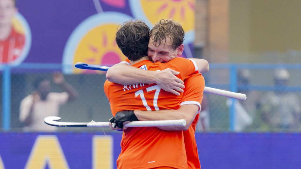 Blijdschap bij de spelers van Oranje-21 na de overwinning tegen Engeland.