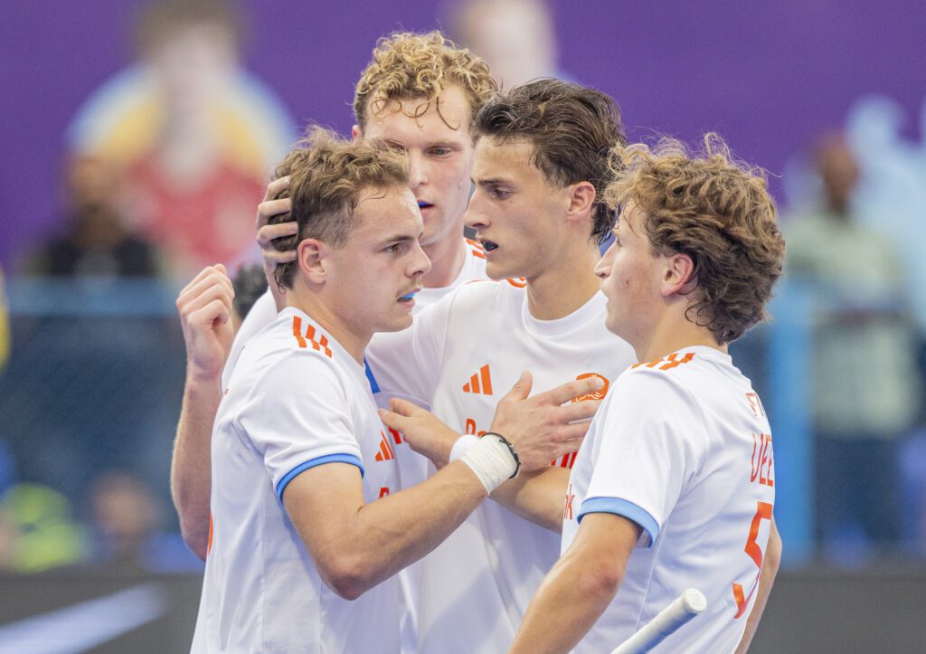 Jong-Oranje wint met ruime cijfers tijdens het WK-21 in India.